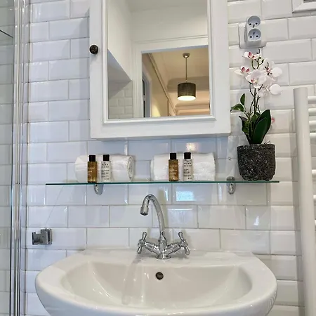 Le Marais - Prestige With Ac And Lift For 8 * Parijs