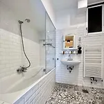 Le Marais - Prestige With Ac And Lift For 8 아파트